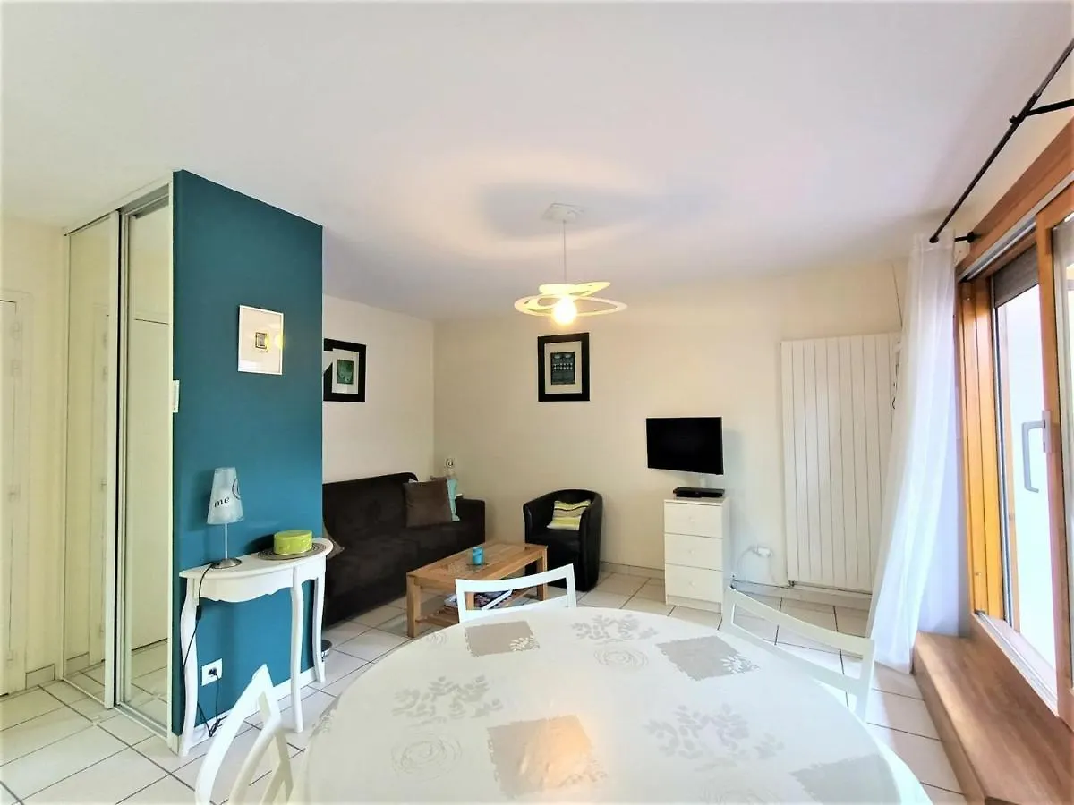Charmant T2 Moderne Avec Balcon A Aix-Les-Bains, Proche Centre Et Services - Fr-1-555-61