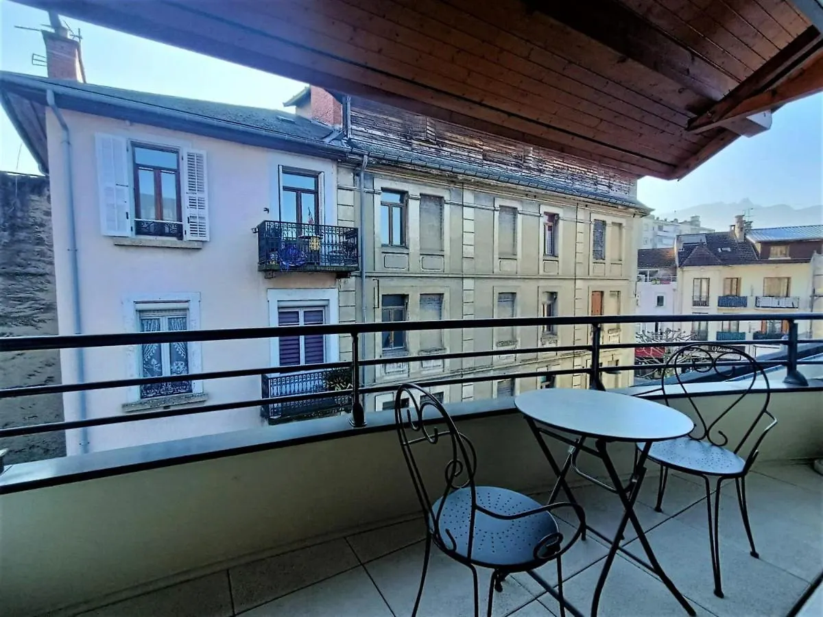 Charmant T2 Moderne Avec Balcon A Aix-Les-Bains, Proche Centre Et Services - Fr-1-555-61 Apartment
